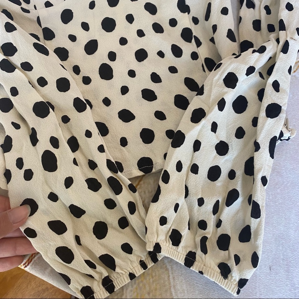 SOLD ON CURTSY - Picture 4 of 10